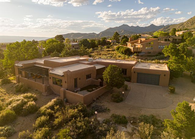 72 Pinon Hill Place NE, Albuquerque, NM 87122