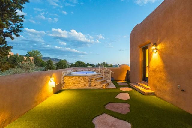 72 Pinon Hill Place NE, Albuquerque, NM 87122
