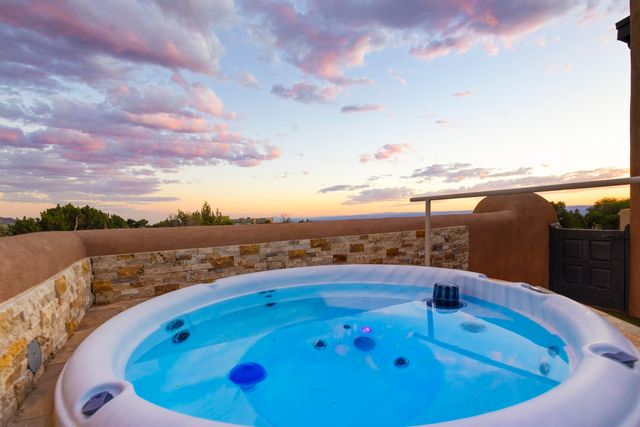 72 Pinon Hill Place NE, Albuquerque, NM 87122