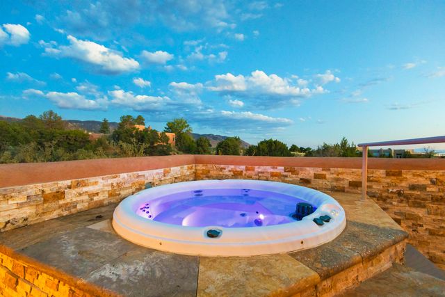 72 Pinon Hill Place NE, Albuquerque, NM 87122