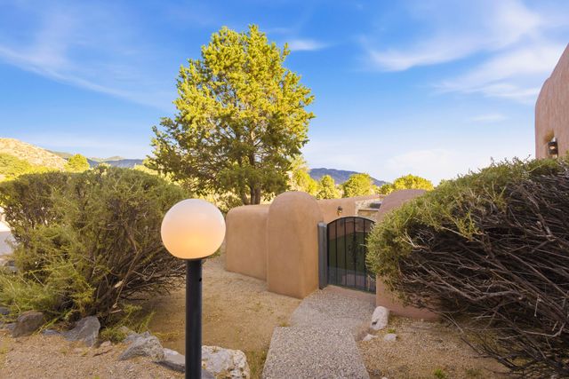 72 Pinon Hill Place NE, Albuquerque, NM 87122