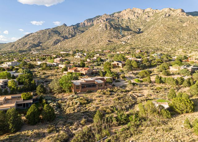 72 Pinon Hill Place NE, Albuquerque, NM 87122