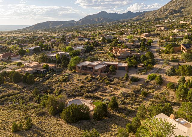 72 Pinon Hill Place NE, Albuquerque, NM 87122