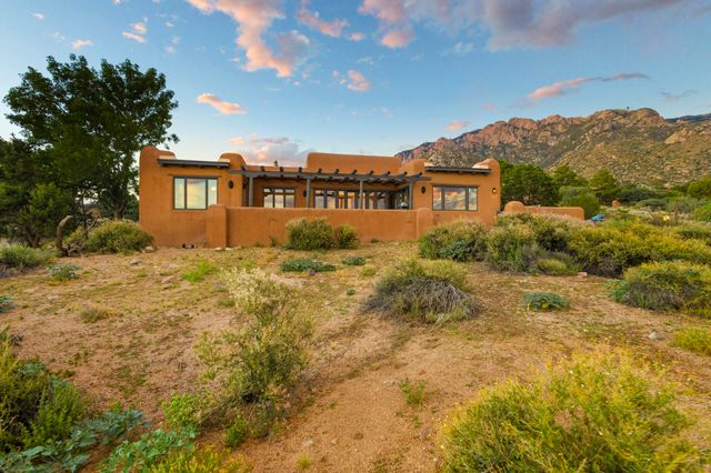 72 Pinon Hill Place NE, Albuquerque, NM 87122