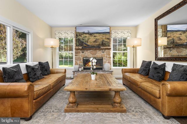 17 HIGHVIEW RD, Downingtown, PA 19335