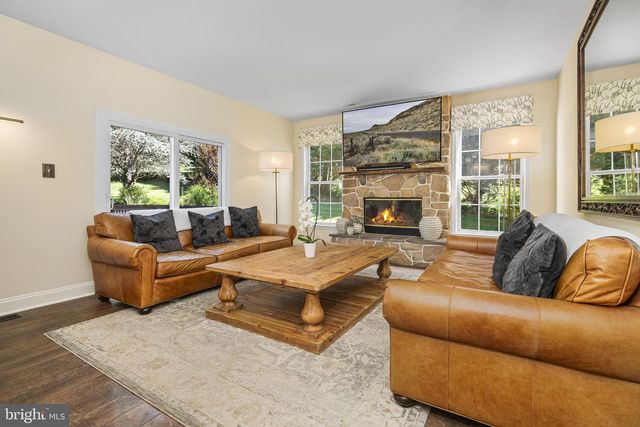17 HIGHVIEW RD, Downingtown, PA 19335