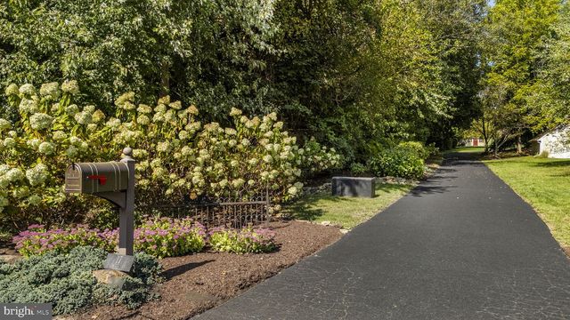 17 HIGHVIEW RD, Downingtown, PA 19335