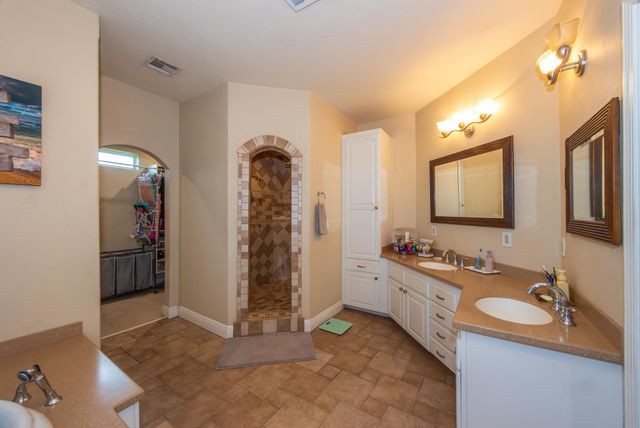 319 Chateau Dr, Lockport, LA 70374