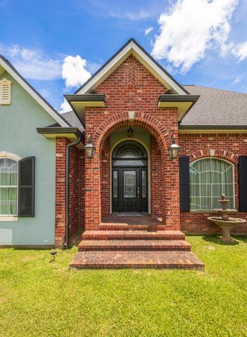 319 Chateau Dr, Lockport, LA 70374