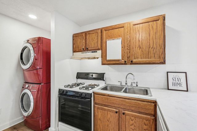 321 Adolph Avenue, Rockford, MI 49341