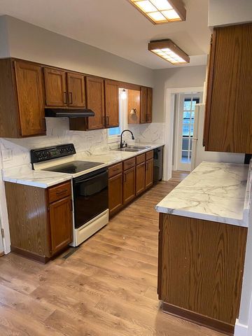 321 Adolph Avenue, Rockford, MI 49341