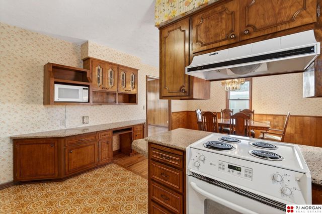 9812 Manderson Street, Omaha, NE 68134