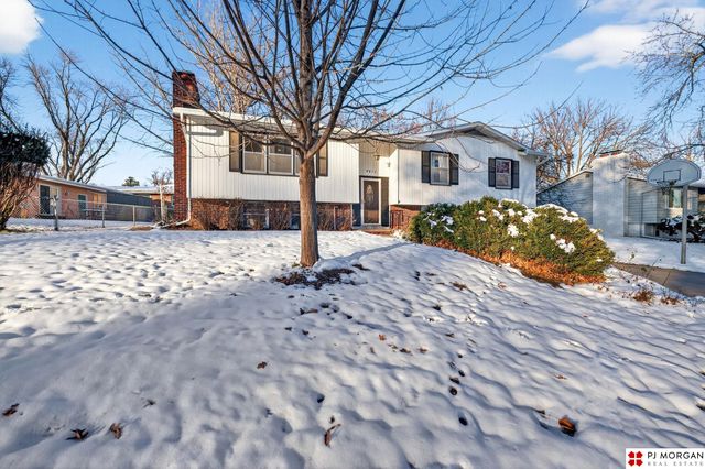 9812 Manderson Street, Omaha, NE 68134