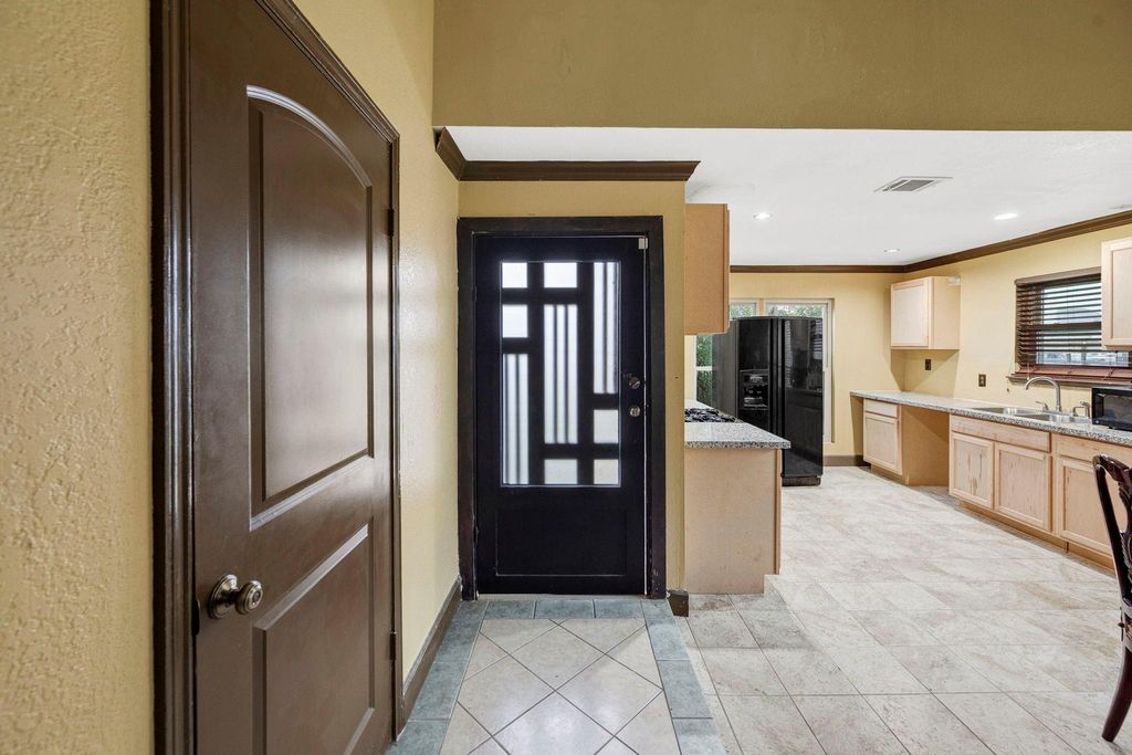 7442 San Benito Drive, Houston, TX 77083