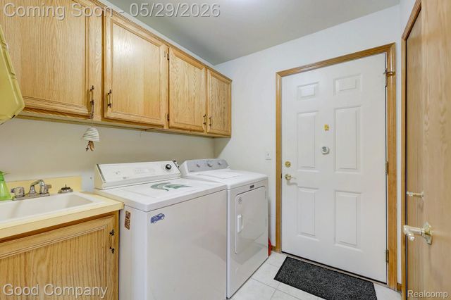 4439 Larkspur Court, Warren, MI 48092
