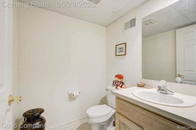 4439 Larkspur Court, Warren, MI 48092