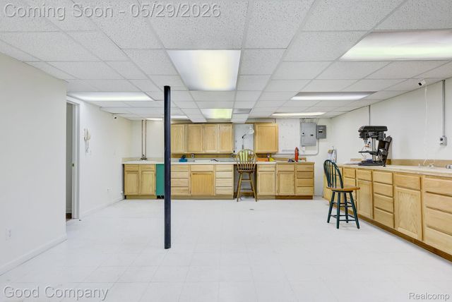 4439 Larkspur Court, Warren, MI 48092