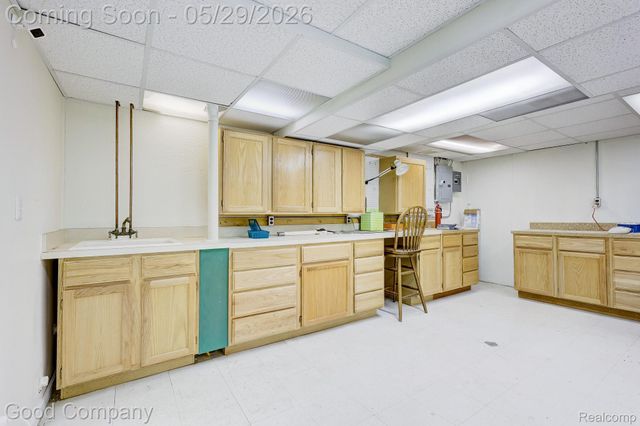 4439 Larkspur Court, Warren, MI 48092