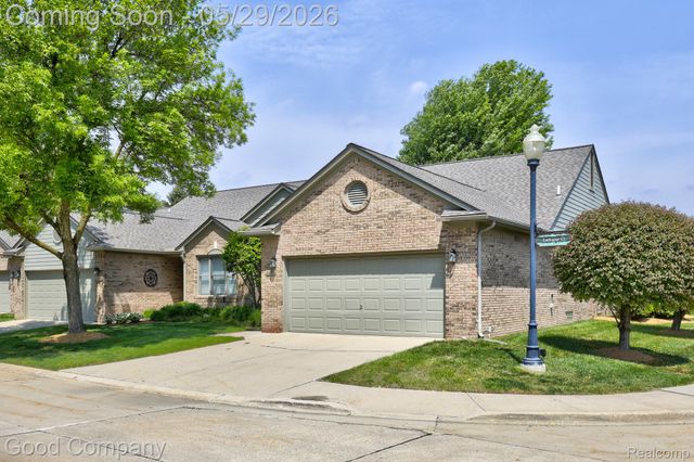 4439 Larkspur Court, Warren, MI 48092