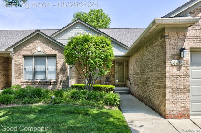 4439 Larkspur Court, Warren, MI 48092