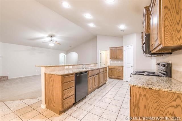 9010 N 156th East Avenue, Owasso, OK 74055