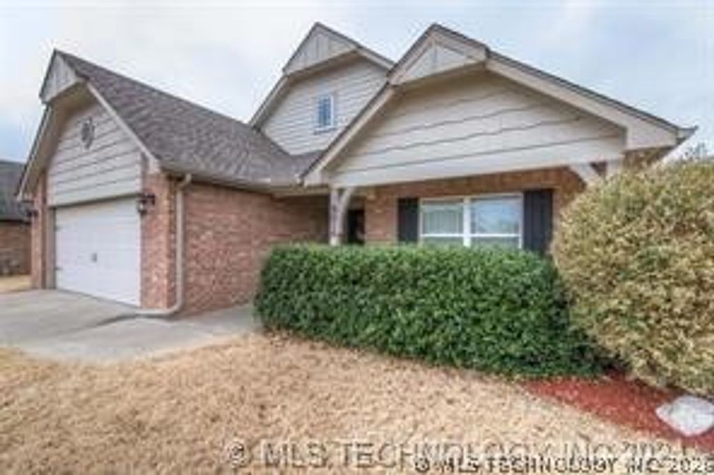 9010 N 156th East Avenue, Owasso, OK 74055