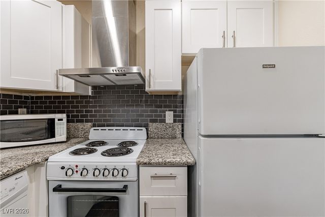 450 Elm Drive 206, Las Vegas, NV 89169