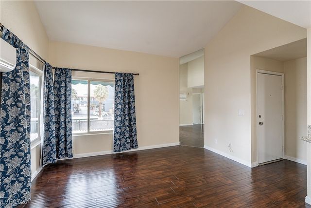 450 Elm Drive 206, Las Vegas, NV 89169