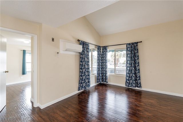 450 Elm Drive 206, Las Vegas, NV 89169