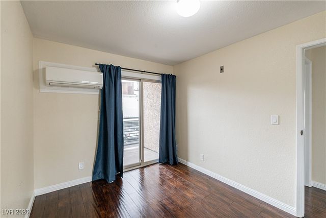 450 Elm Drive 206, Las Vegas, NV 89169