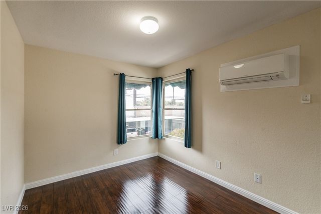 450 Elm Drive 206, Las Vegas, NV 89169