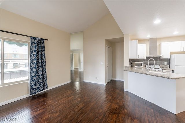 450 Elm Drive 206, Las Vegas, NV 89169