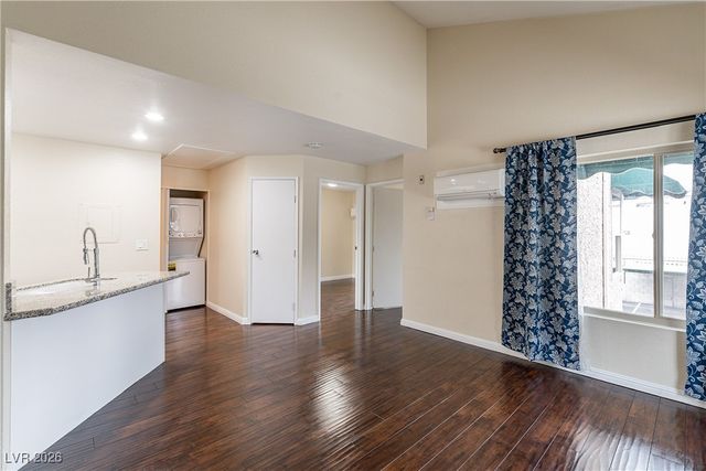 450 Elm Drive 206, Las Vegas, NV 89169