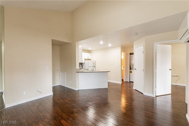 450 Elm Drive 206, Las Vegas, NV 89169