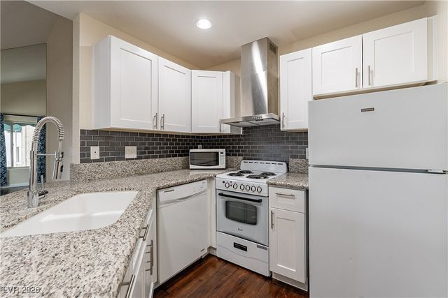 450 Elm Drive 206, Las Vegas, NV 89169