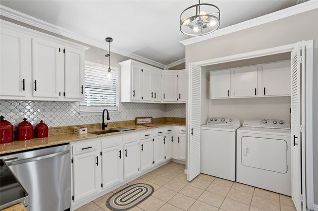 938 Amsden Street, Denison, TX 75020