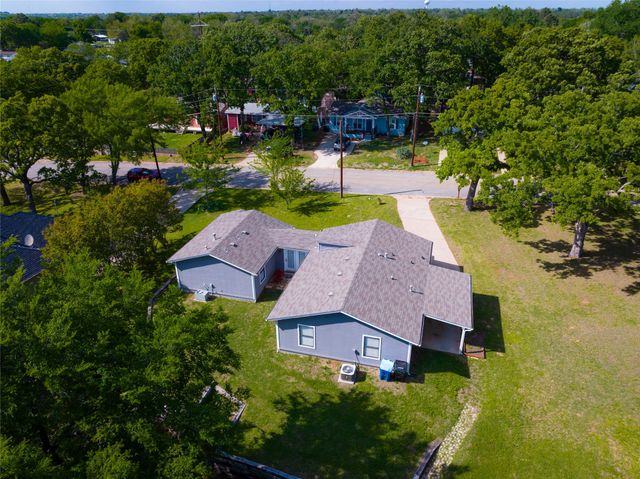 938 Amsden Street, Denison, TX 75020