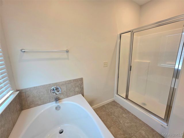 2405 Landing Loop, Deatsville, AL 36022