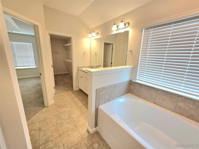 2405 Landing Loop, Deatsville, AL 36022