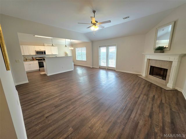 2405 Landing Loop, Deatsville, AL 36022