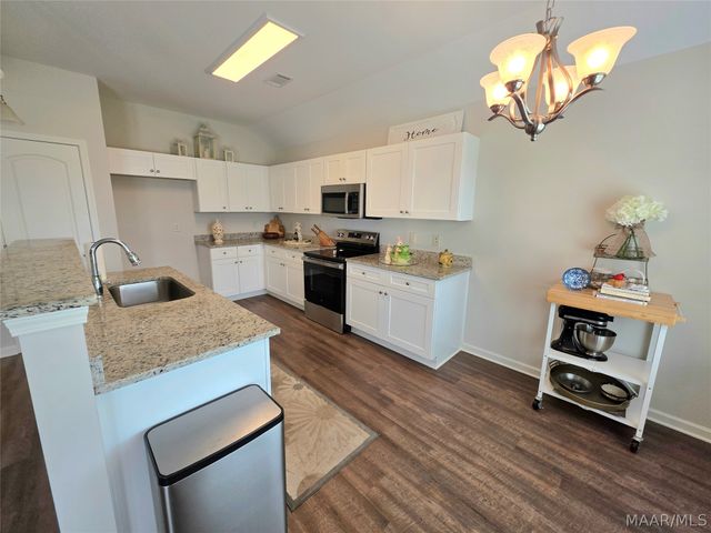 2405 Landing Loop, Deatsville, AL 36022