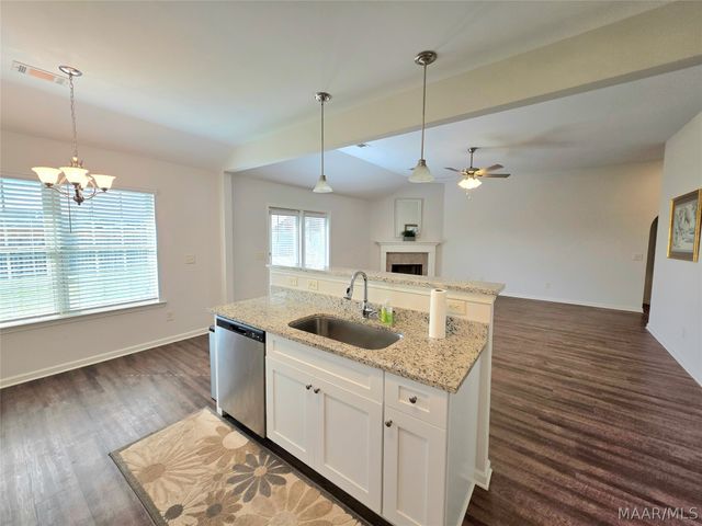 2405 Landing Loop, Deatsville, AL 36022