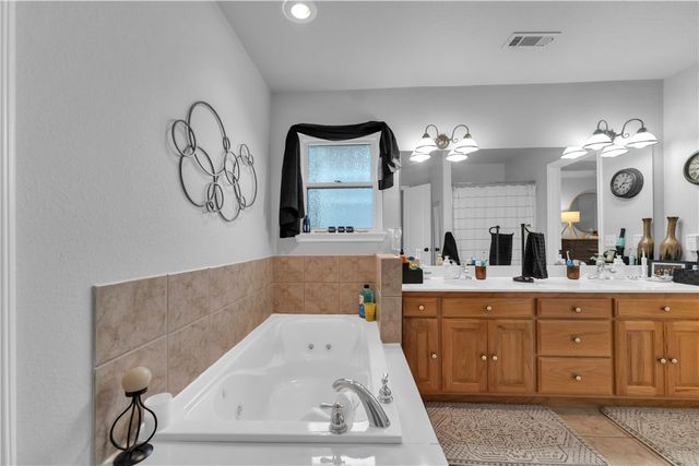 21 Pennine, Bella Vista, AR 72714