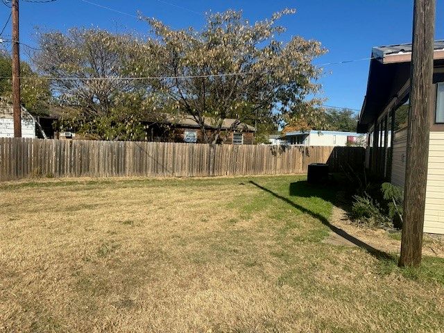 808 Flamingo Road, Granbury, TX 76049
