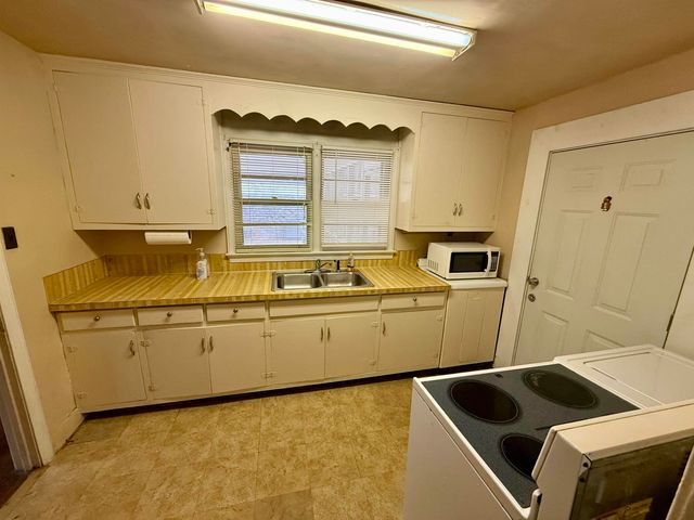 1738 Jasper St., Georgetown, SC 29440