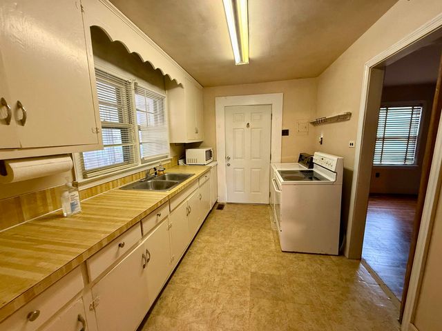 1738 Jasper St., Georgetown, SC 29440