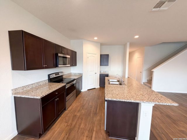 817 MARGAY LOOP, Seguin, TX 78155