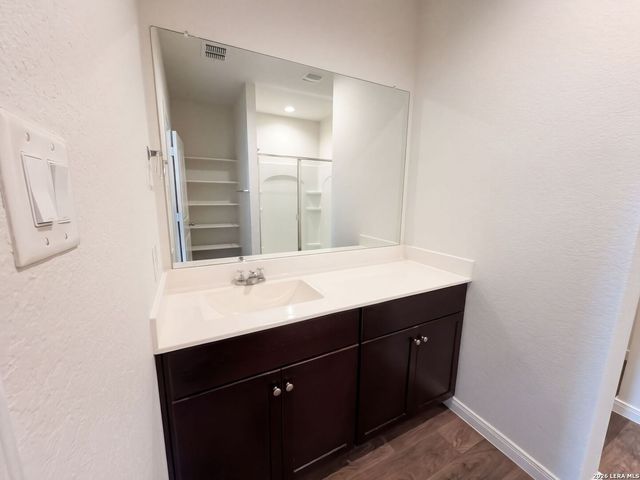 817 MARGAY LOOP, Seguin, TX 78155