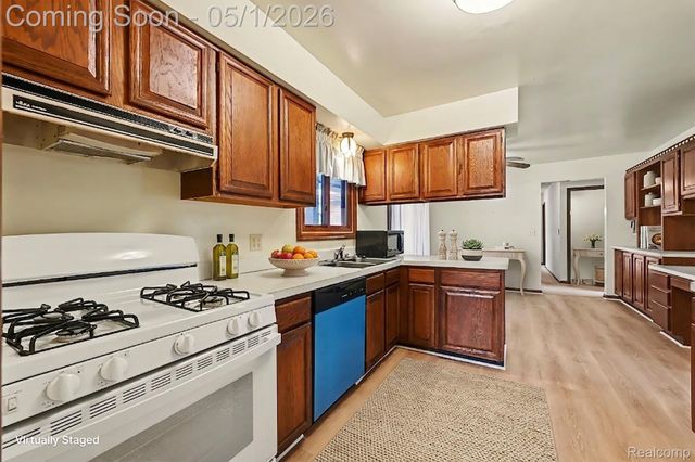 33593 Curtis Road Road S, Livonia, MI 48152