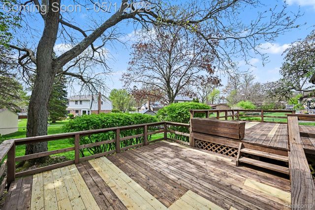 33593 Curtis Road Road S, Livonia, MI 48152
